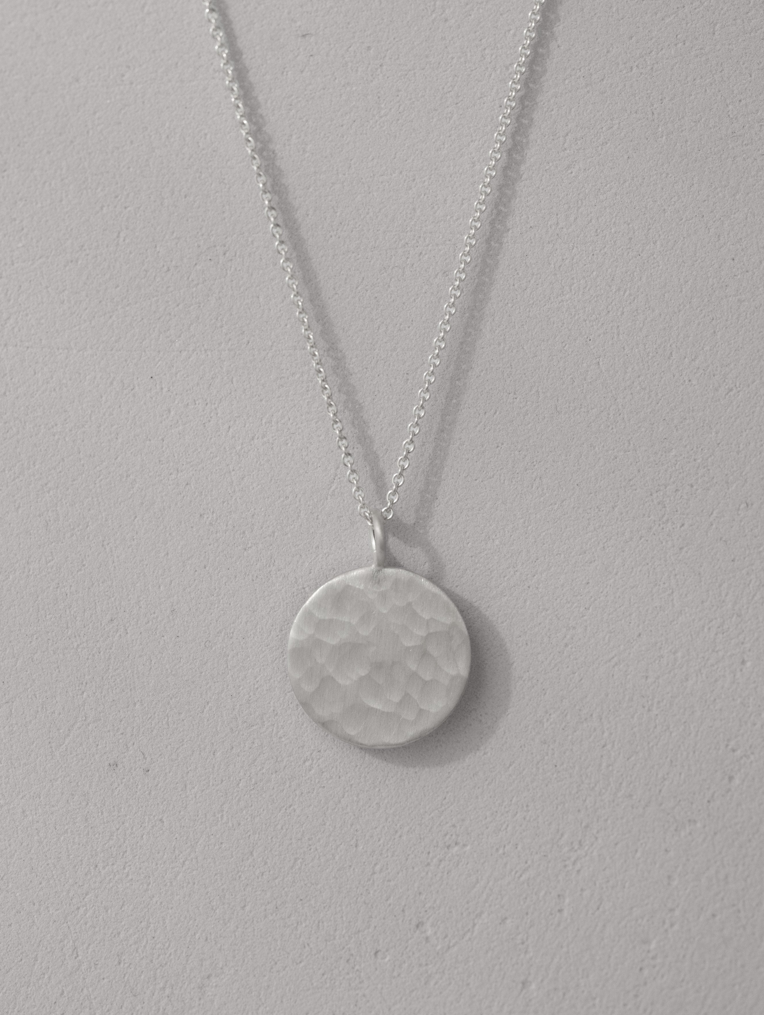 Shape Necklace - Round size M